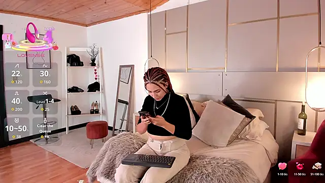 Snapshot of Lina_Montclair chatting on March 2026 07:42:01 PM Lina Montclair online show from March 2026 07:42:01 PM