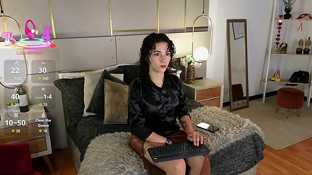 Snapshot of Lina_Montclair chatting on March 2026 12:21:02 PM Lina Montclair online show from March 2026 12:21:02 PM