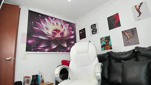 lycoris 19 online show from October 2025 08:50:01 PM