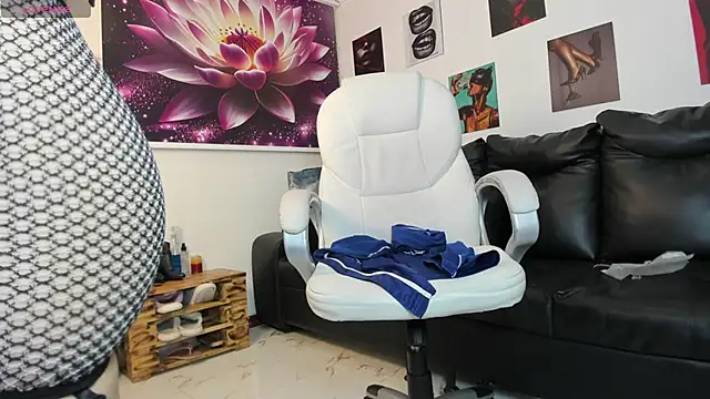 lycoris 19 online show from October 2025 08:30:02 PM