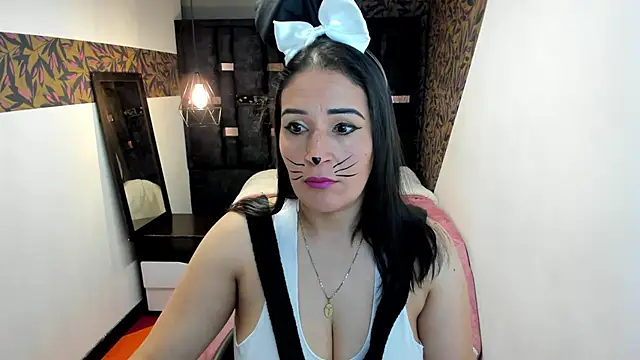 Snapshot of Barbara_fox__ chatting on October 2025 03:40:01 AM Barbara fox online show from October 2025 03:40:01 AM