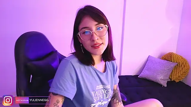 Snapshot of Yulienneg chatting on November 2025 02:44:01 AM Yulienneg online show from November 2025 02:44:01 AM