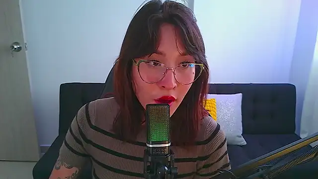 Yulienneg online show from March 2026 10:15:01 PM