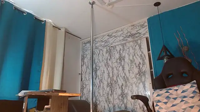 hanna mooreee online show from November 2025 06:29:01 PM