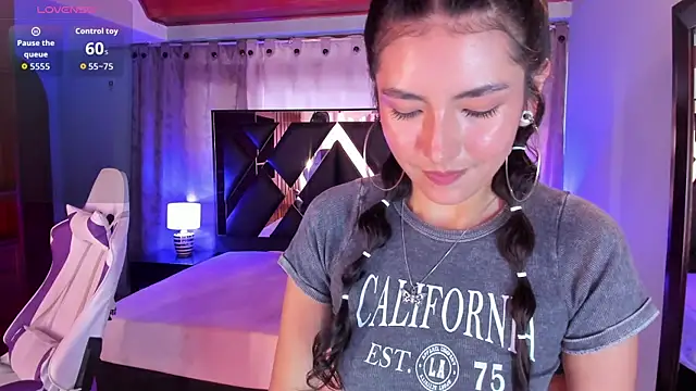 sweet-muse online show from October 2025 06:52:01 PM