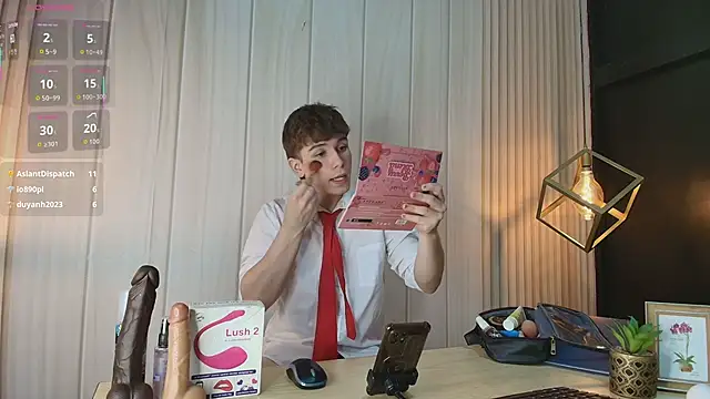 Snapshot of TaylerWhite chatting on October 2025 12:46:01 PM TaylerWhite online show from October 2025 12:46:01 PM