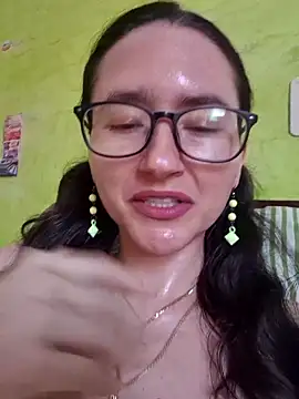 Snapshot of Linda_Hot13 chatting on October 2025 02:04:01 PM Linda Hot13 online show from October 2025 02:04:01 PM