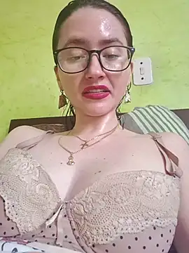 Snapshot of Linda_Hot13 chatting on October 2025 02:19:01 PM Linda Hot13 online show from October 2025 02:19:01 PM