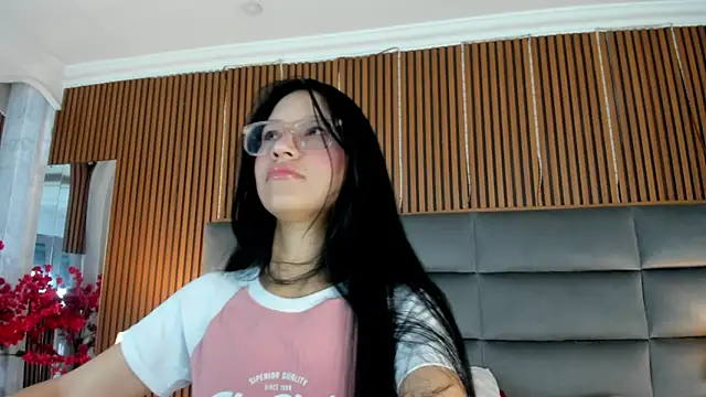 Sophie Calloway online show from May 2026 12:54:02 PM