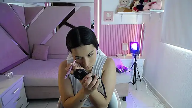 Snapshot of Mia_garcia28 chatting on October 2025 08:06:02 PM Mia garcia28 online show from October 2025 08:06:02 PM