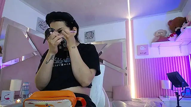 Snapshot of Mia_garcia28 chatting on October 2025 08:09:02 PM Mia garcia28 online show from October 2025 08:09:02 PM