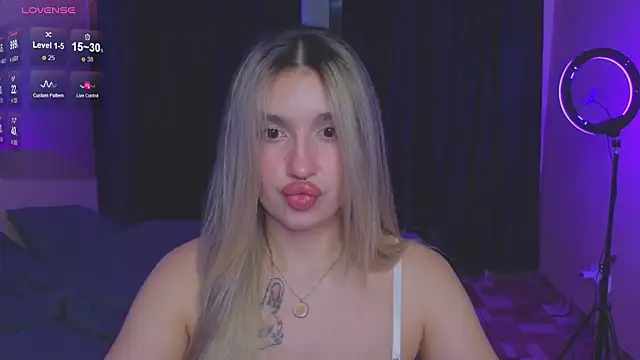 RoxyChill online show from September 2025 07:47:01 PM