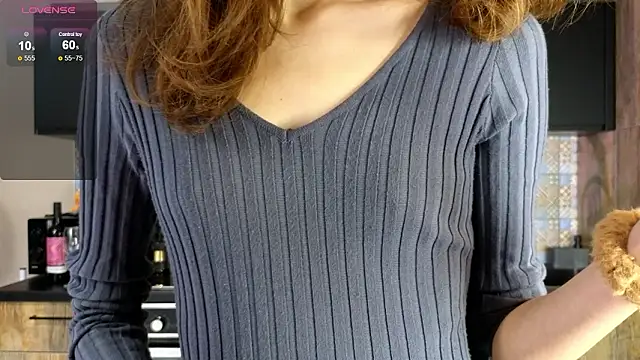 Snapshot of DebiHenks chatting on February 2026 05:12:02 PM DebiHenks online show from February 2026 05:12:02 PM