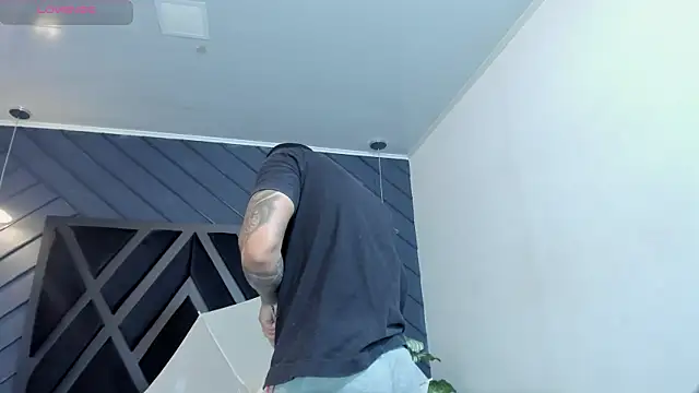 marco garciia  online show from November 2025 11:16:01 PM