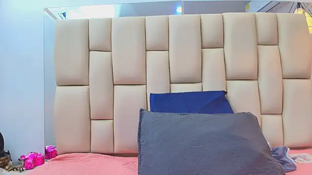 sweet amye online show from December 2025 07:09:01 PM