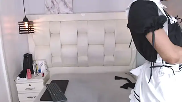 Atley Dolly online show from November 2025 09:25:02 PM