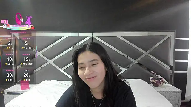 LyaScott online show from September 2025 11:43:01 AM
