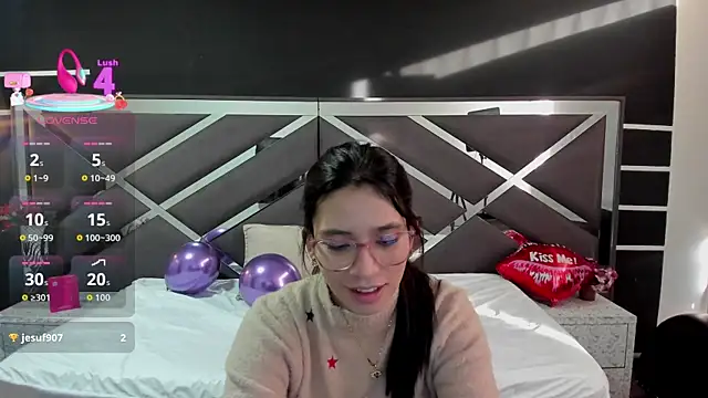 LyaScott online show from September 2025 11:33:02 AM