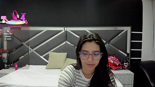 LyaScott online show from September 2025 11:33:02 AM