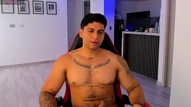 Nicolasmontoya16 online show from November 2025 09:48:01 PM