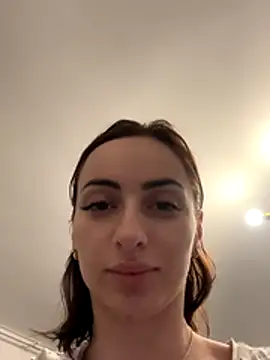 Snapshot of AuraPure chatting on November 2025 04:34:02 AM AuraPure online show from November 2025 04:34:02 AM