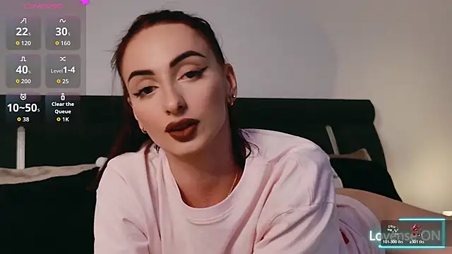 Snapshot of AuraPure chatting on November 2025 10:23:01 PM AuraPure online show from November 2025 10:23:01 PM