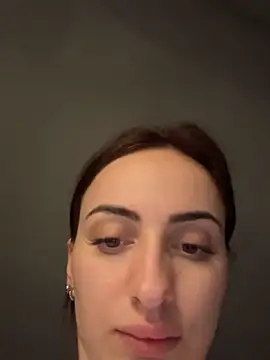 Snapshot of AuraPure chatting on December 2025 05:39:02 AM AuraPure online show from December 2025 05:39:02 AM