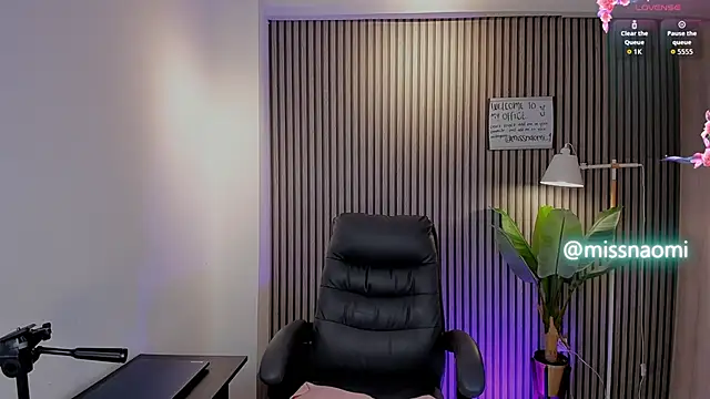 Missnaomi  online show from October 2025 05:30:01 PM