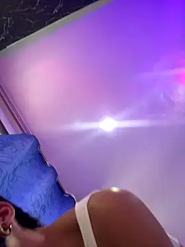 Snapshot of DayanaDG chatting on November 2025 07:37:02 PM DayanaDG online show from November 2025 07:37:02 PM