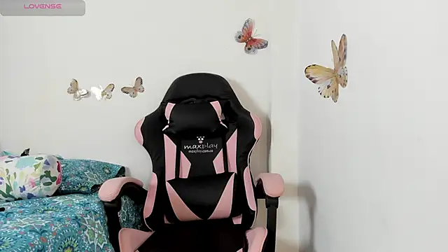 mari-ross online show from November 2025 02:13:01 AM