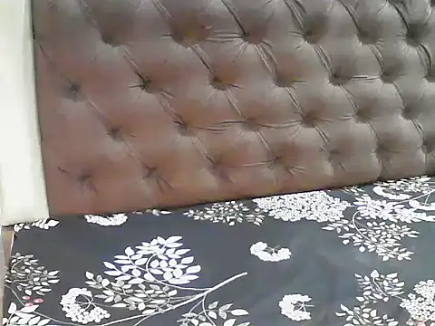 Snapshot of elize__ chatting on October 2025 02:53:02 AM elize online show from October 2025 02:53:02 AM