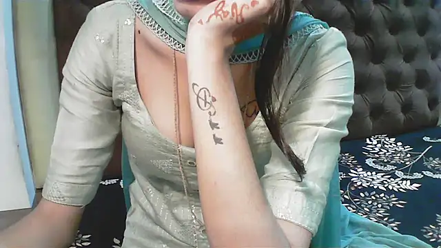 Snapshot of elize__ chatting on October 2025 02:21:01 AM elize online show from October 2025 02:21:01 AM