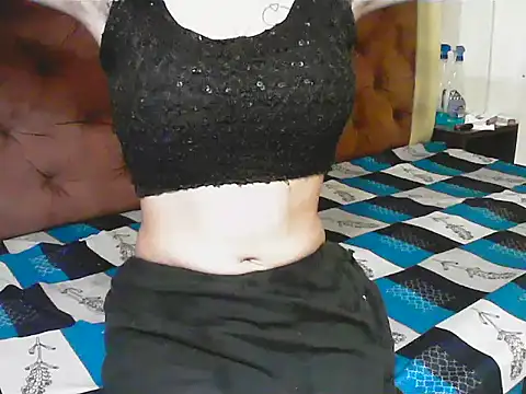 Snapshot of elize__ chatting on November 2025 02:02:02 AM elize online show from November 2025 02:02:02 AM