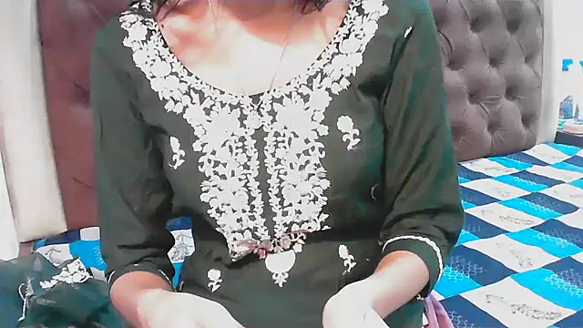 Snapshot of elize__ chatting on November 2025 02:36:01 AM elize online show from November 2025 02:36:01 AM