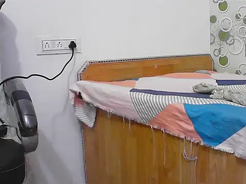 elize   online show from February 2026 02:37:02 AM