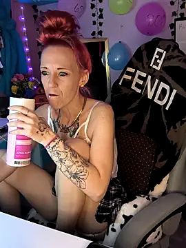 Purple2StayThnxx online show from September 2025 04:06:01 AM