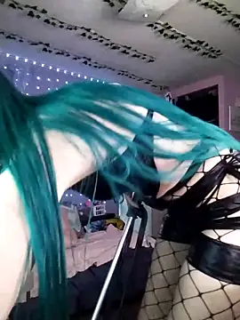 Purple2StayThnxx online show from April 2026 06:32:02 PM