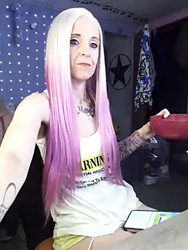 Purple2StayThnxx online show from June 2026 11:05:01 AM