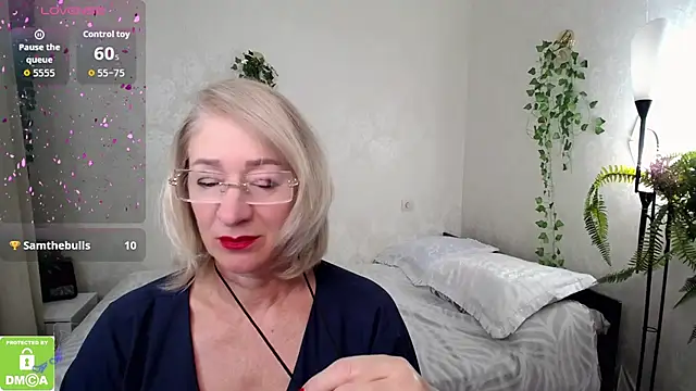 hunters woman online show from October 2025 01:57:02 PM