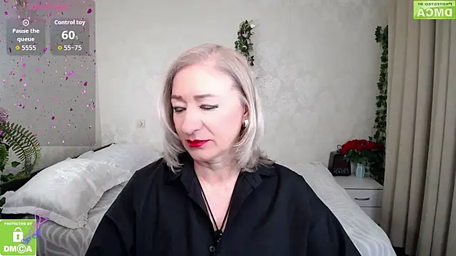 hunters woman online show from April 2026 07:09:02 PM
