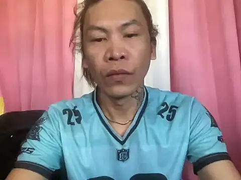 Snapshot of YourTopweng chatting on March 2026 01:11:02 AM YourTopweng online show from March 2026 01:11:02 AM