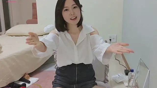 tsumugi 0721 online show from November 2025 11:21:01 AM