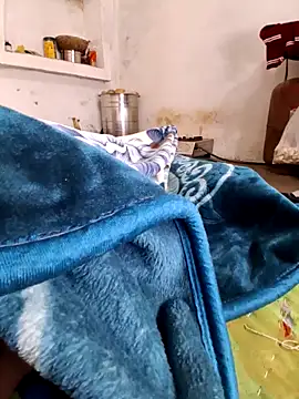 Snapshot of RAYI_Queen_3 chatting on November 2025 04:51:01 PM RAYI Queen 3 online show from November 2025 04:51:01 PM