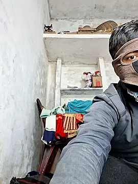 RAYI Queen 3 online show from January 2026 11:41:02 PM