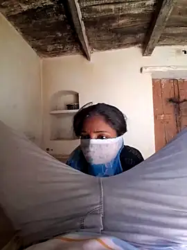 Snapshot of RAYI_Queen_3 chatting on March 2026 08:10:02 AM RAYI Queen 3 online show from March 2026 08:10:02 AM