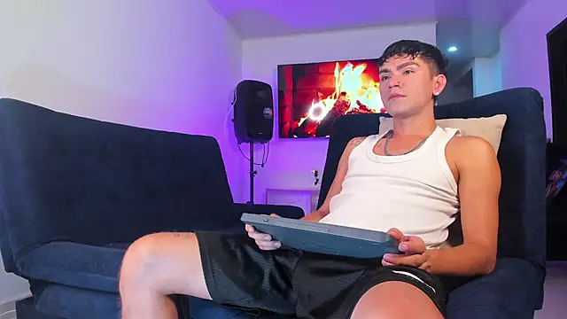 Snapshot of Steven_baby69 chatting on July 2026 02:07:02 AM Steven baby69 online show from July 2026 02:07:02 AM