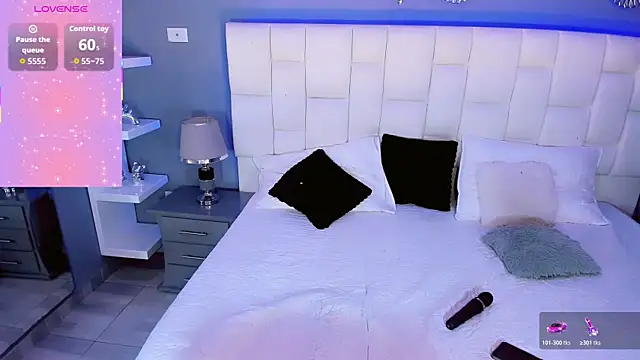 Snapshot of HottSalomee chatting on October 2025 09:48:01 PM HottSalomee online show from October 2025 09:48:01 PM