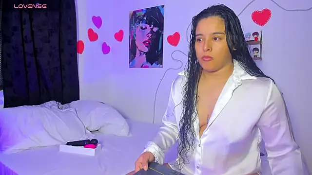 Dilan and Mia online show from April 2026 10:45:01 PM