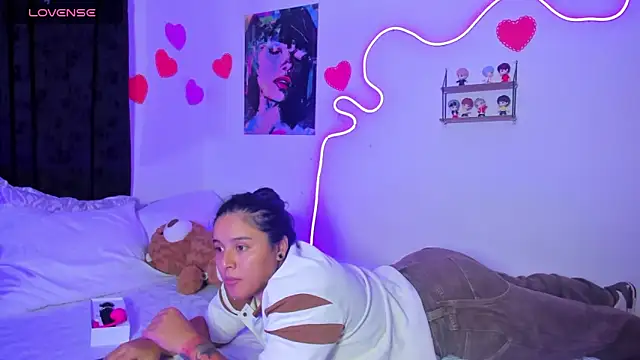Dilan and Mia online show from April 2026 02:15:01 AM