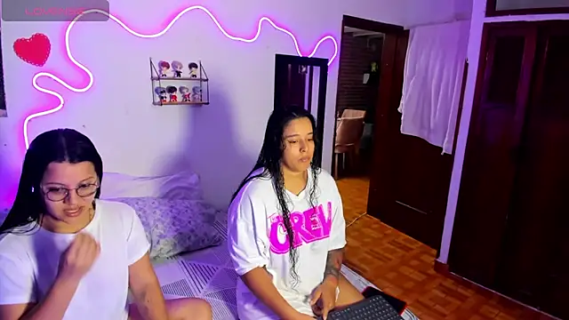 Dilan and Mia online show from May 2026 12:19:02 AM